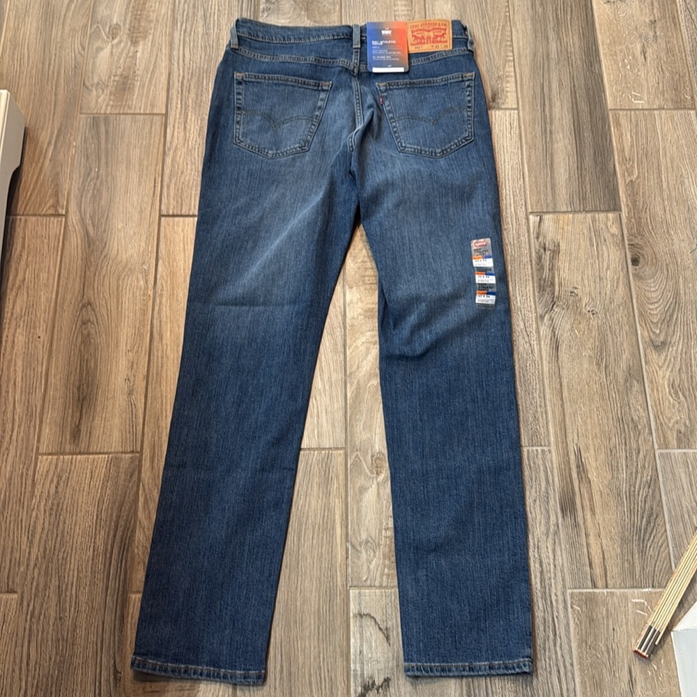 Levi's Men's Classic Blue Straight Jeans - Picture 9 of 11